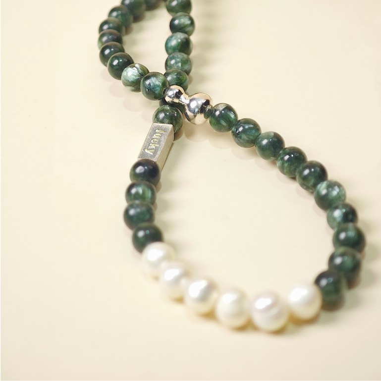 Infinite Faith · Green Dragon Crystal Pendant Necklace