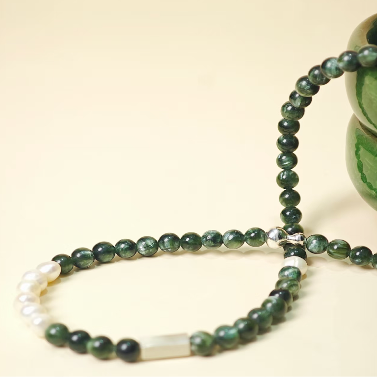 Infinite Faith · Green Dragon Crystal Pendant Necklace