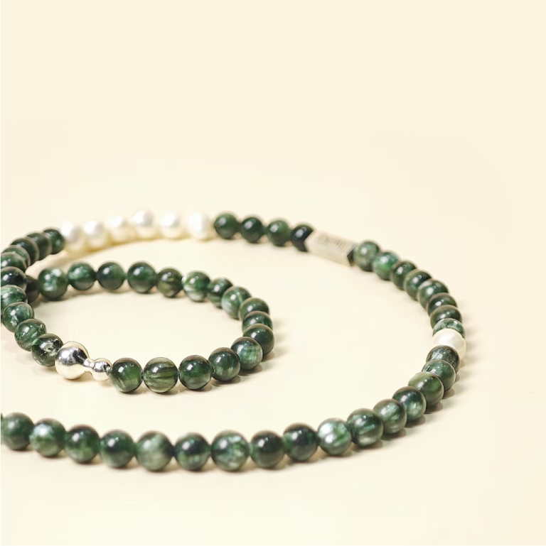 Infinite Faith · Green Dragon Crystal Pendant Necklace